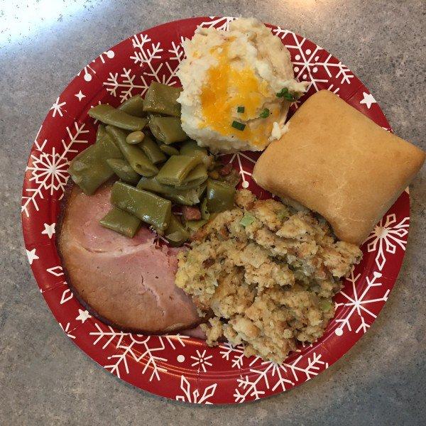 Dickey’s Barbecue Pit Holiday Feast Takes the Hassle Out of the Holidays #Giveaway AD