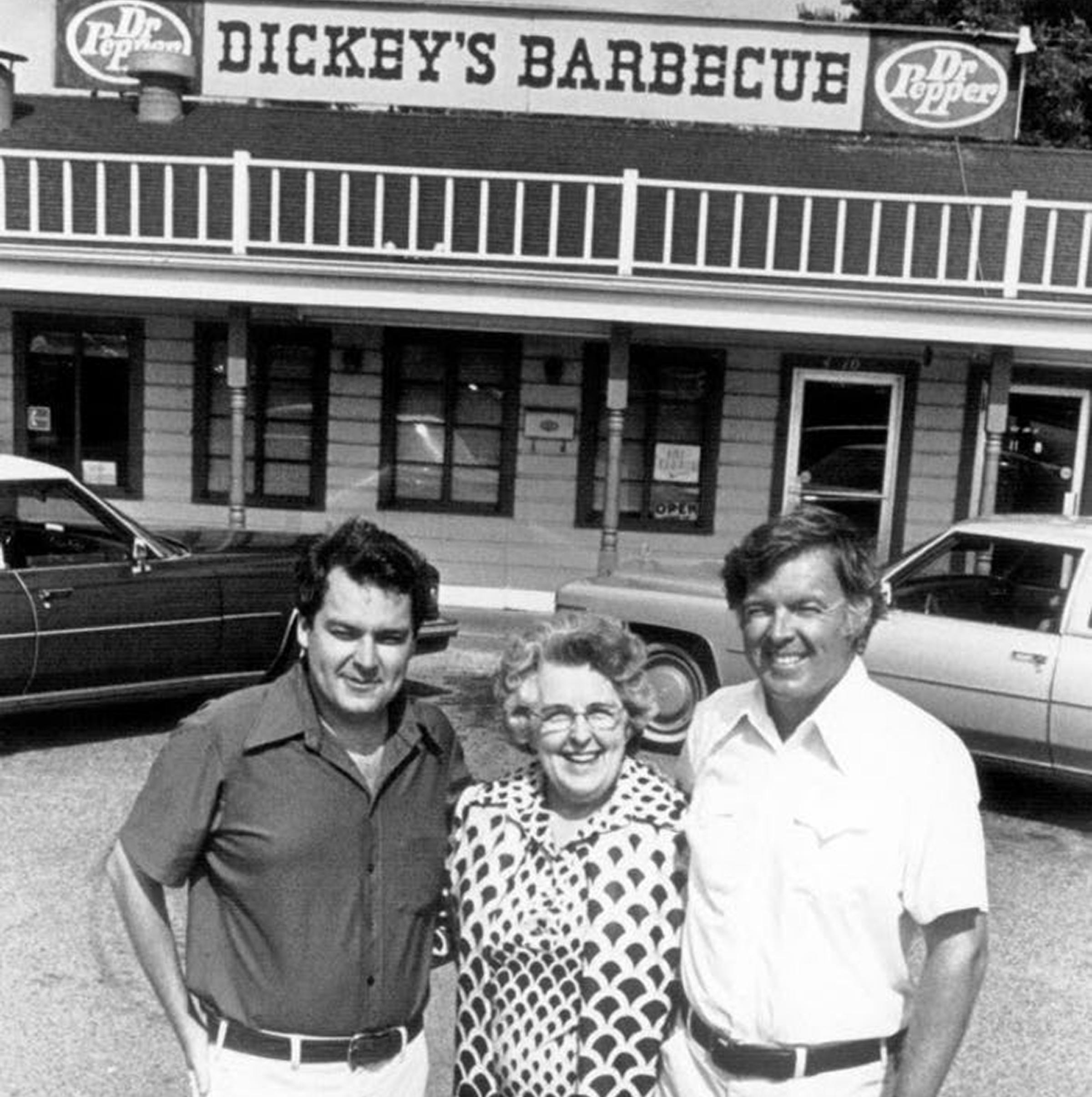 Couple’s Dallas retro diner tour adds 5 stops from readers