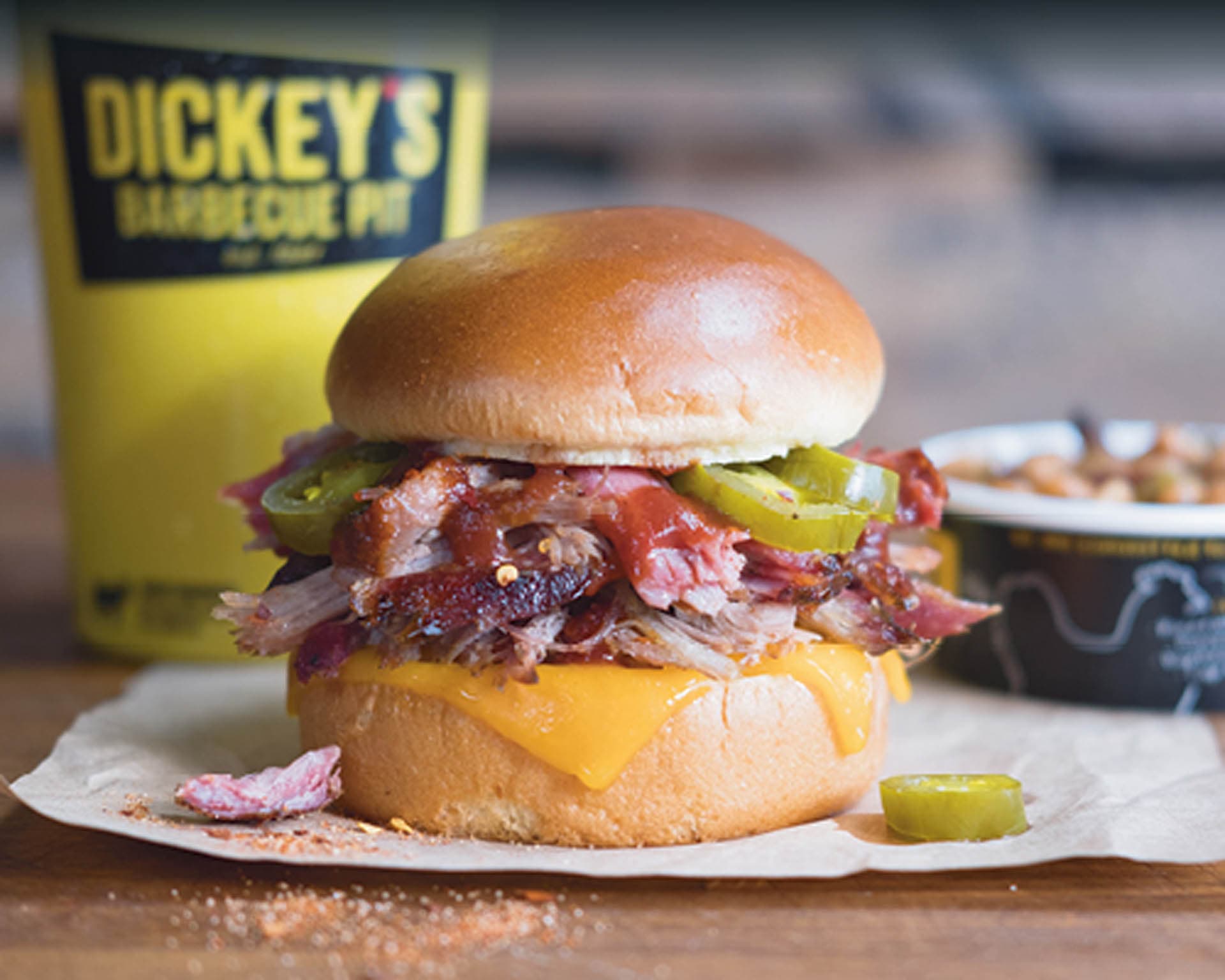 YouTube Review: Dickey's JalapeñoCheddarSpicyPulledPorkSandwich